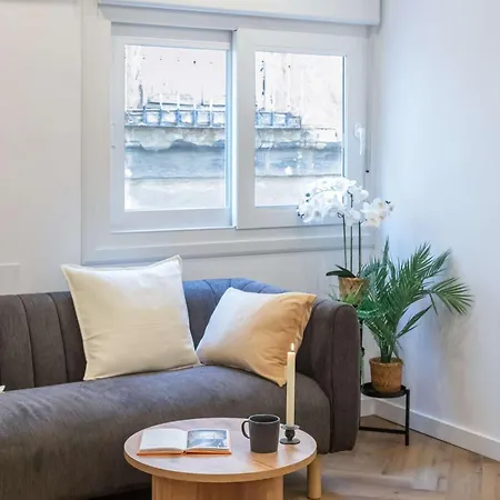 Charm - Stylish 3bd In Centro